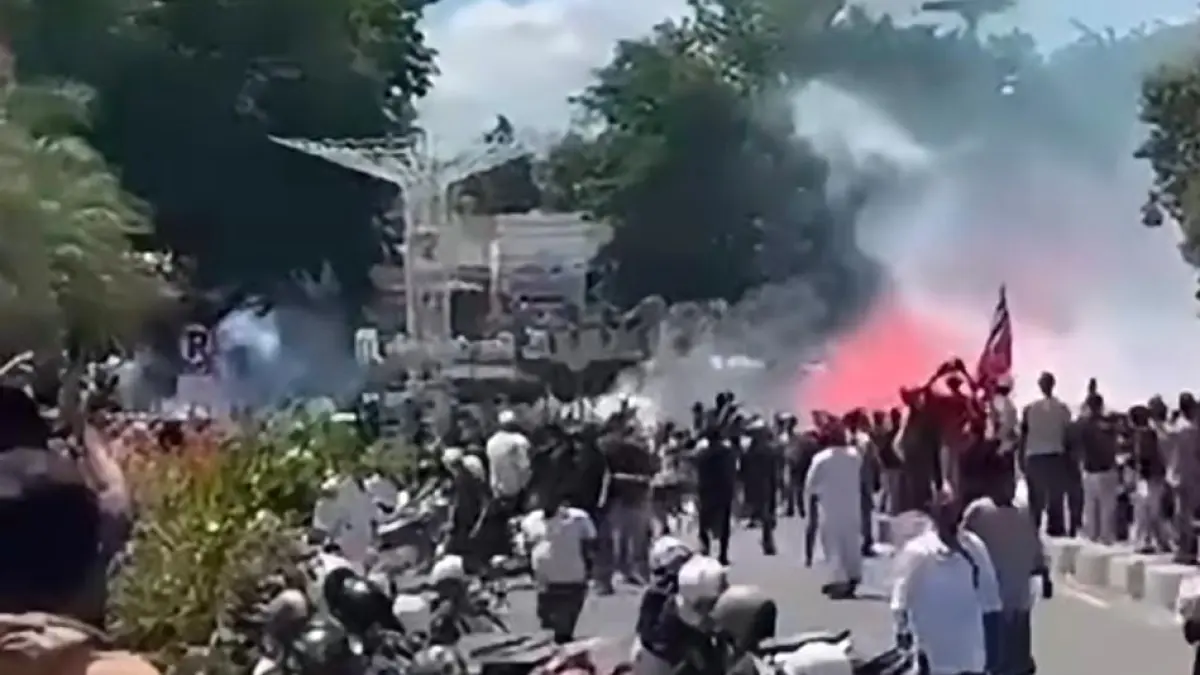 Tangkapan layar kericuhan di Hari Damai Aceh ke-21 di Masjid Raya Baiturrahman, Banda Aceh, Sabtu (15/8/2026). (IG Relasi Aceh) 