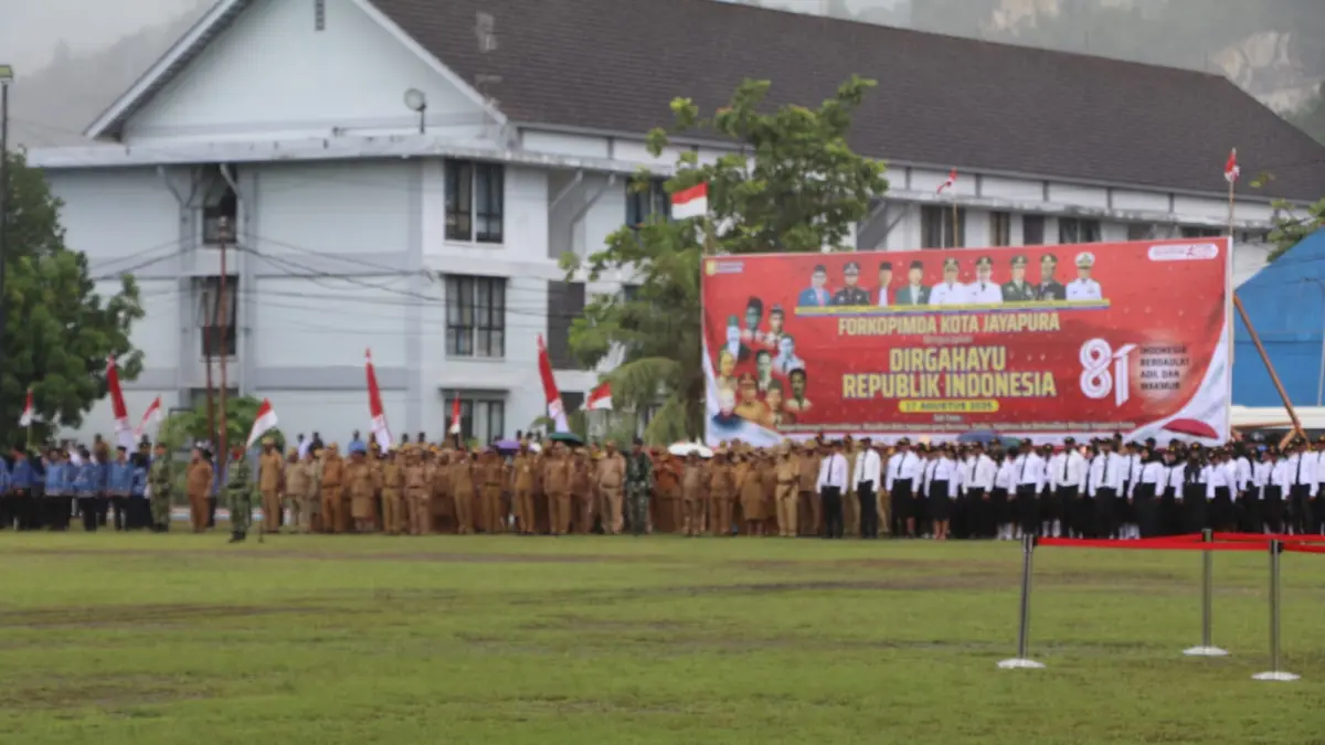 Suasana upacara puncak HUT RI Ke-81 Kota Jayapura, di Lapangan Trisila, Senin (17/8/2026).(CEPOSONLINE.COM/Mustakim Ali)