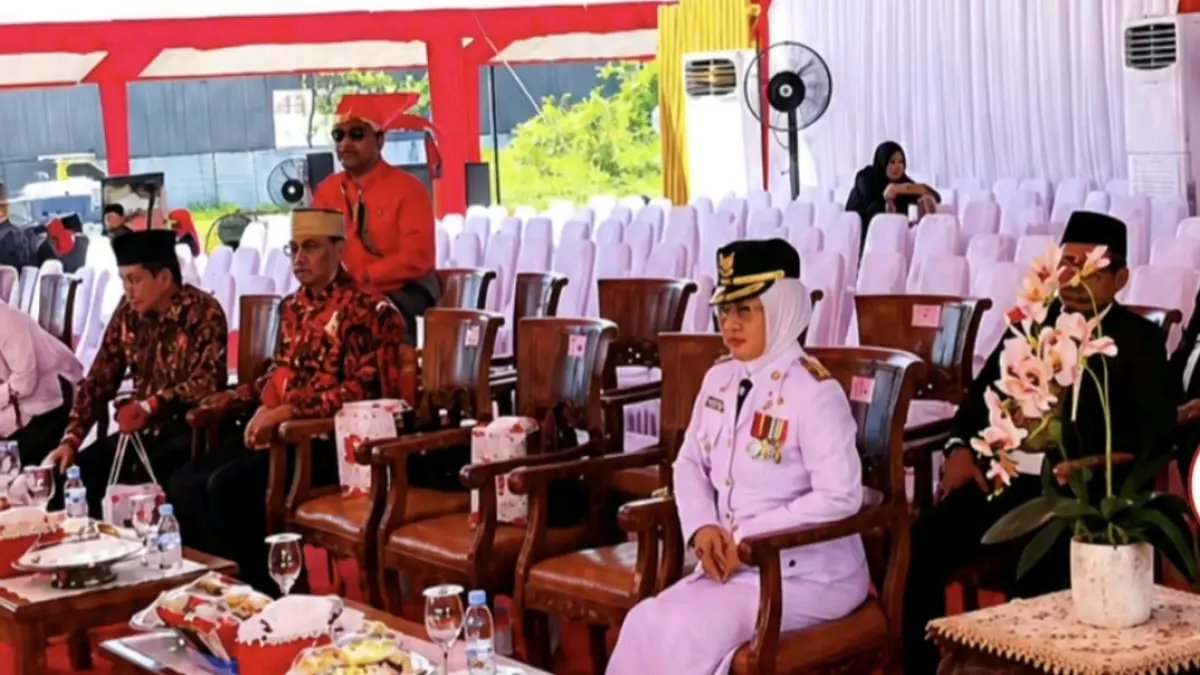 Moment 17 Agustus sepatutnya menjadi moment perayaan kemerdekaan yang berjalan meriah dengan suasana sukacita. Namun disalah satu kabupaten di Sulawesi ini justru terlihat canggung.