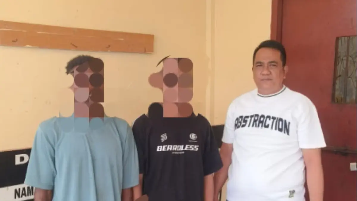 Pelaku yang hendak dibawa untuk diserahkan ke Kejaksaan Negeri Mimika. (Foto: Istimewa).