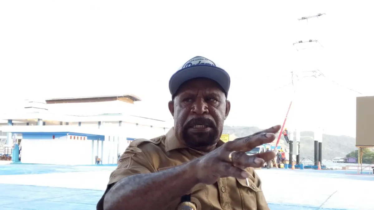 Bupati Jayapura Yunus Wonda

(CEPOSONLINE.COM_ROHANA WENGGI)
