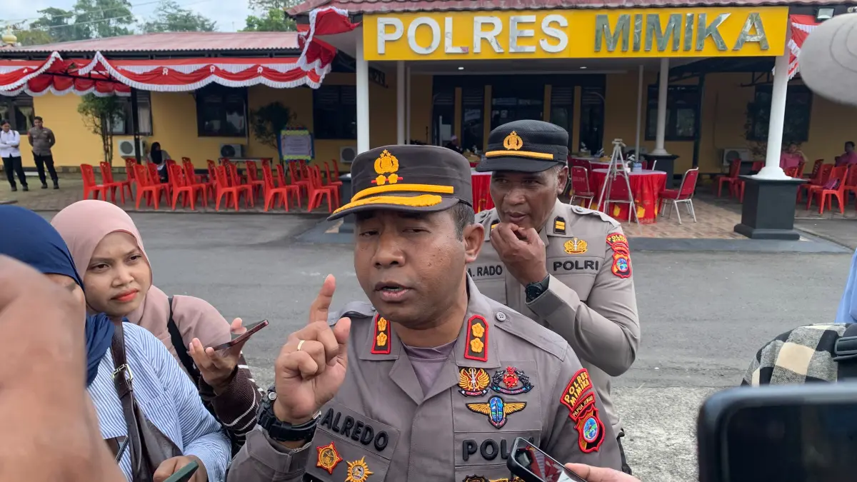 Kapolres Mimika AKBP Alredo Agustinus Rumbiak saat ditemui awak media di Mapolres Mimika, Senin (24/8/2026). ( CEPOSONLINE.COM/MOH. WAHYU WELERUBUN).