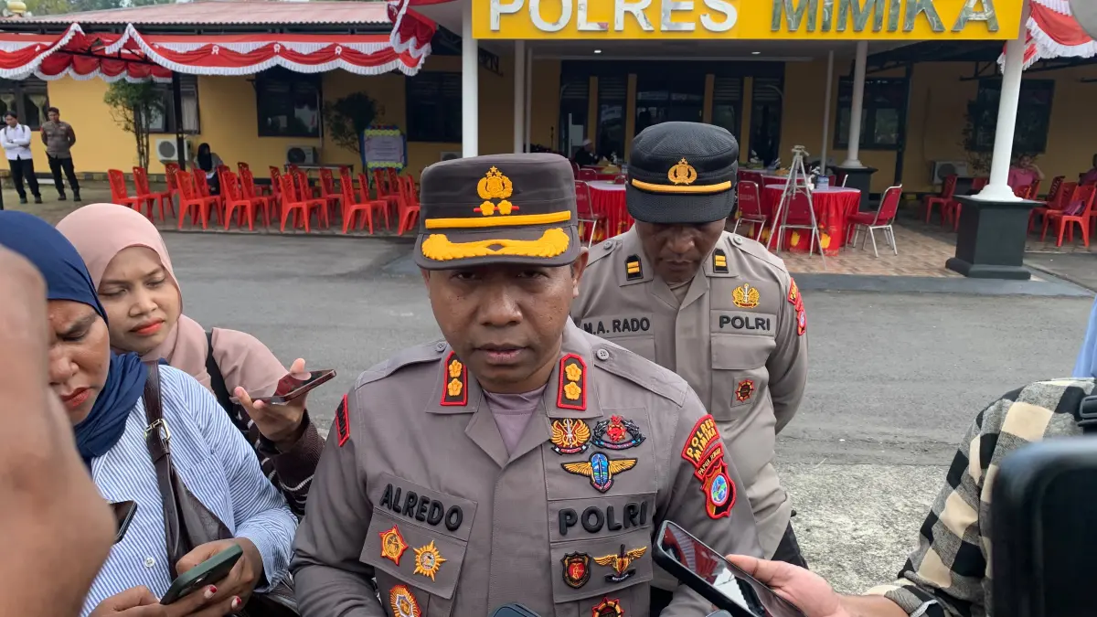 Kapolres Mimika AKBP Alredo Agustinus Rumbiak saat ditemui awak media di Mapolres Mimika, Senin (24/8/2026). ( CEPOSONLINE.COM/MOH. WAHYU WELERUBUN).