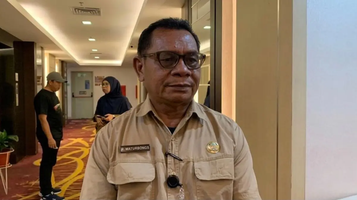 Kepala Dinas Kesehatan Kabupaten Mimika, Godfried Maturbongs. (Foto: CEPOSONLINE.COM/MOH. WAHYU WELERUBUN).