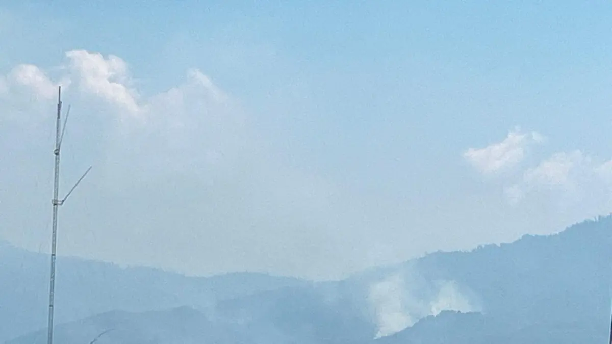 Jalur penerbangan pintu angin yang menjadi gerbang masuk ke Wamena tertutup kabut asap, insert pembakaran lahan yang masih berlangsung di wilayah Distrik Napua. Rabu (26/8/2026) Foto Deni Tonjauw