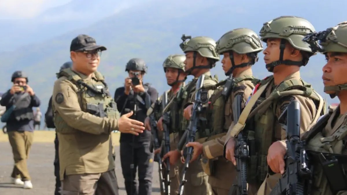 Kaops Damai Cartenz 2026, Irjen Pol. Dr. Faizal Ramadhani saat menemui personel di Pegunungan Bintang. (Foto: Istimewa).
