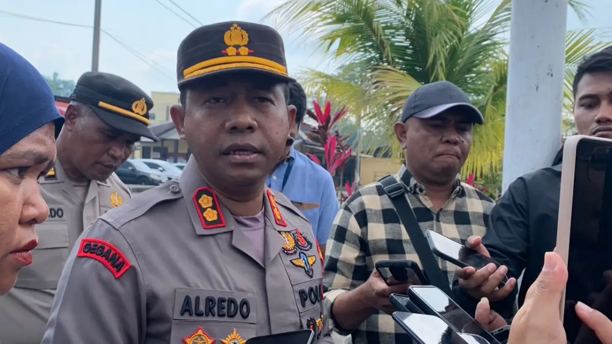 Kapolres Mimika, AKBP Alredo Agustinus Rumbiak. (Foto: CEPOSONLINE.COM/MOH. WAHYU WELERUBUN).