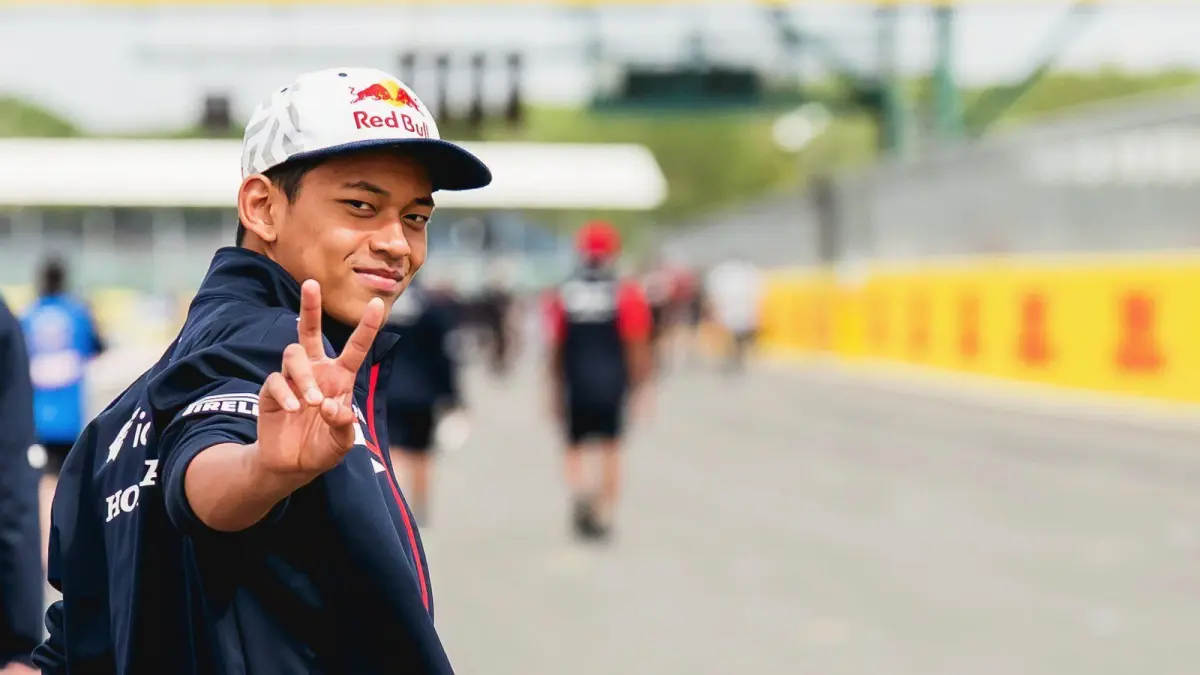 Veda Ega Bikin Bangga Indonesia, Finis Top 8 di Sachsenring dan Kini Masuk Enam Besar Moto3 2026.(CEPOSONLINE.COM/ISTIMEWA)