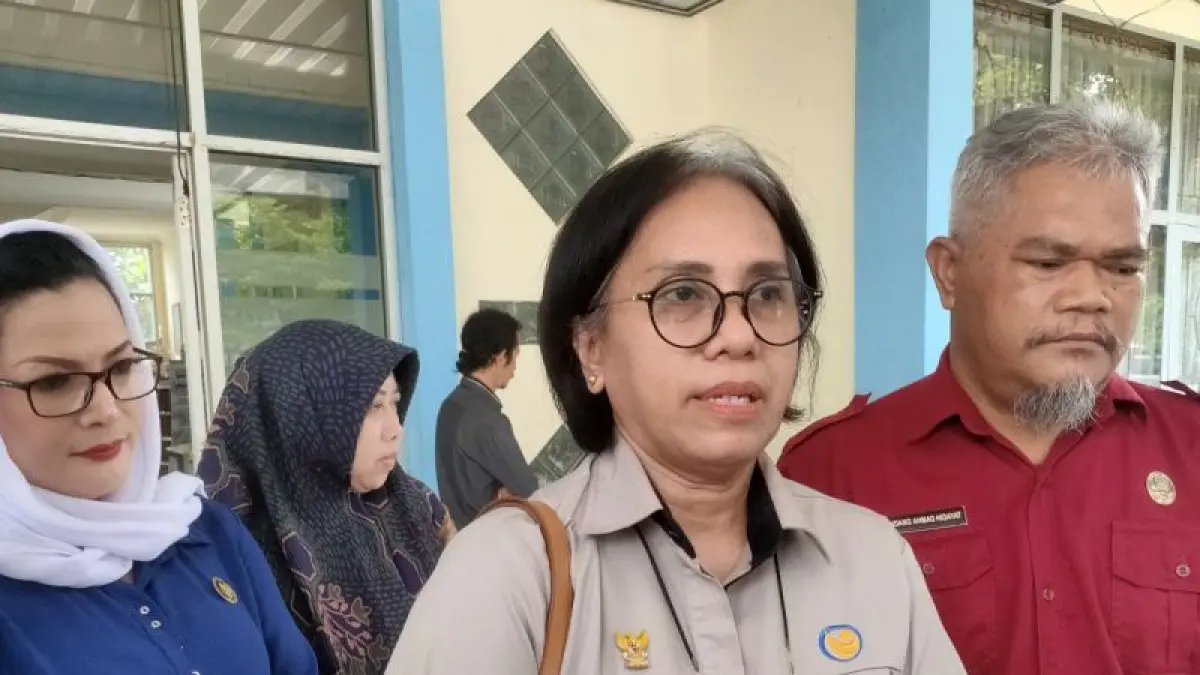 Komisioner KPAI Sylvana Maria Apituley (tengah). (CEPOSONLINE.COM/ANTARA/Fathnur Rohman)