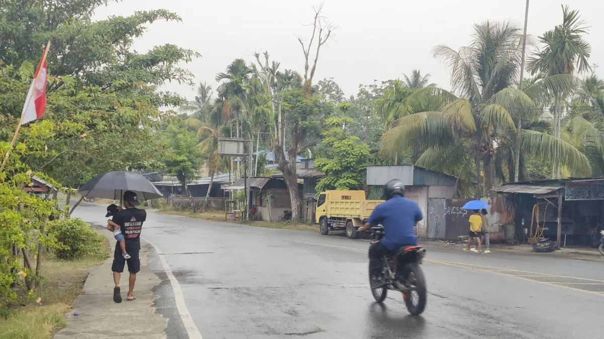Hujan yang turun di Kota Biak pada Sabtu, 29/8. Hujan ini menjadi berkah tersendiri bagi warga masyarakat Biak yang telah lama menghadapi musim Kemarau Panjang.&nbsp;