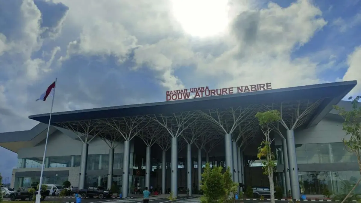 Bandara Douw Aturure Nabire. (CEPOSONLINE.COM/ISTIMEWA)