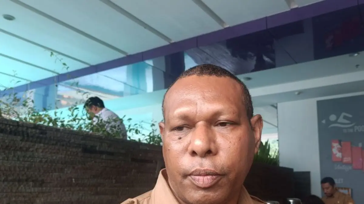 Kepala Dinas Perikanan Kota Jayapura Matheys Sibi (ANTARA/Ardiles Leloltery)
