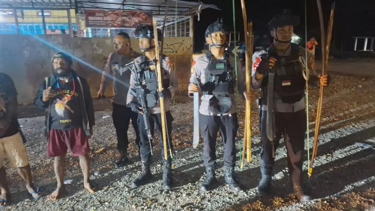 Barang bukti yang diamankan oleh aparat kepolisian saat melaksanakan patroli. (Foto: CEPOSONLINE.COM/ISTIMEWA).