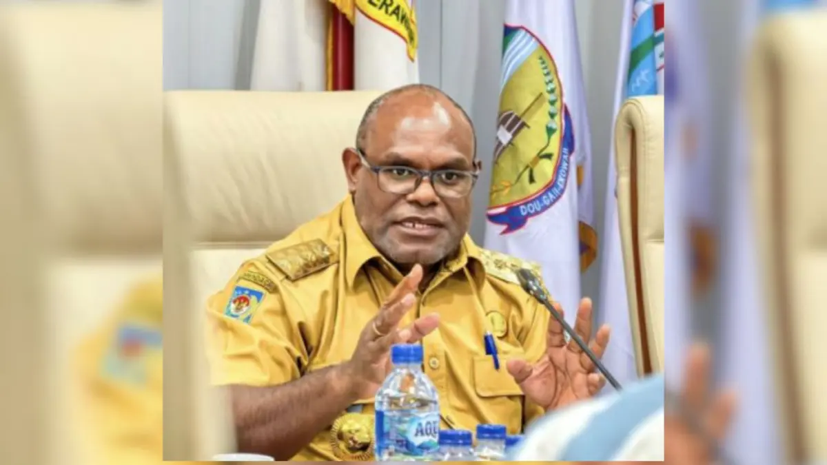 Gubernur Papua Tengah, Meki Nawipa. (CEPOSONLINE.COM/HUMAS PEMPROV)