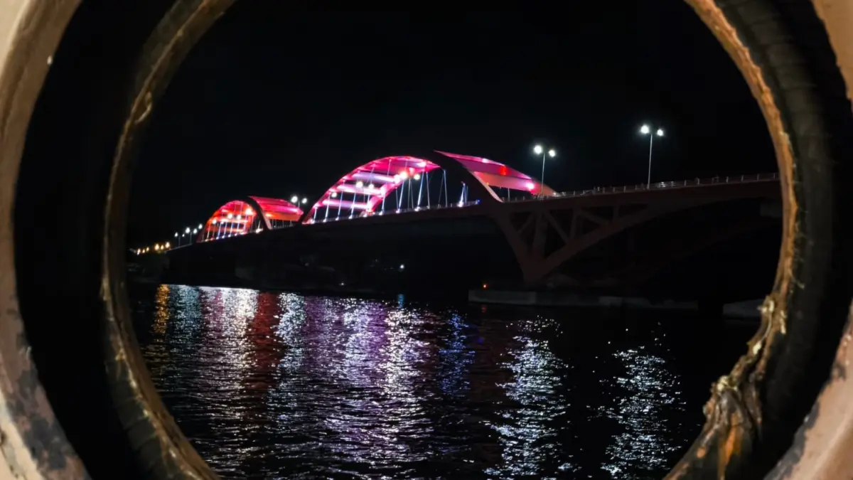 Jembatan Yotefa difoto dari Pantai Diberi (Gamel Cepos)
