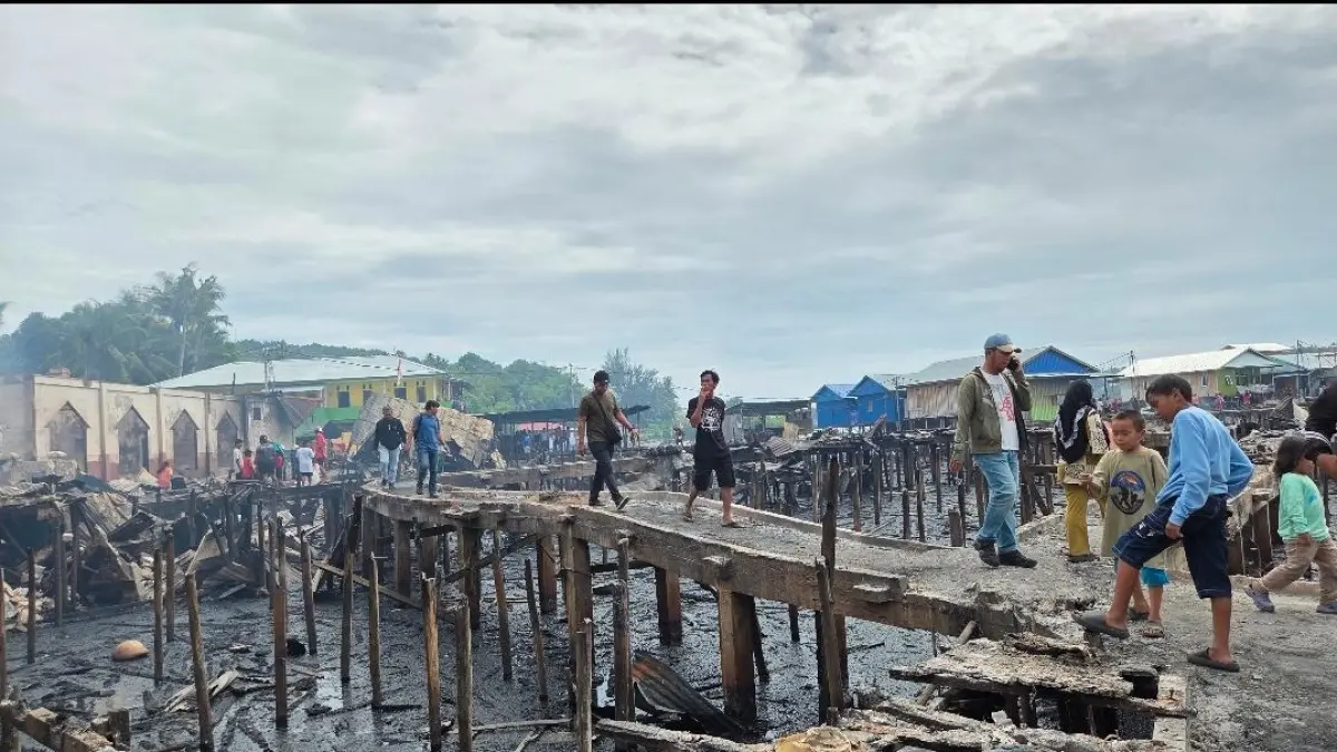Kondisi permukiman warga di RW 01, Kelurahan Mandala, Distrik Jayapura Utara, pascakebakaran, Selasa (1/9/2026).(CEPOSONLINE.COM/ELFIRA).