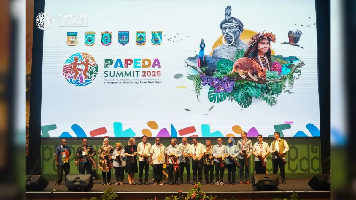 Menteri Koordinator Bidang Pangan Republik Indonesia, Dr. (H.C.) Zulkifli Hasan, S.E., M.M., bersama gubernur Papau Barat Daya dan kepala daerah lainnya, pada &nbsp;pembukaan &nbsp;PAPEDA Summit 2026 (Papua Action for Development, Economy, and Sustainable Nature) di Kota Sorong, Papua Barat Daya, 2–4 September 2026. ( Panitia/Ceposonline.com)