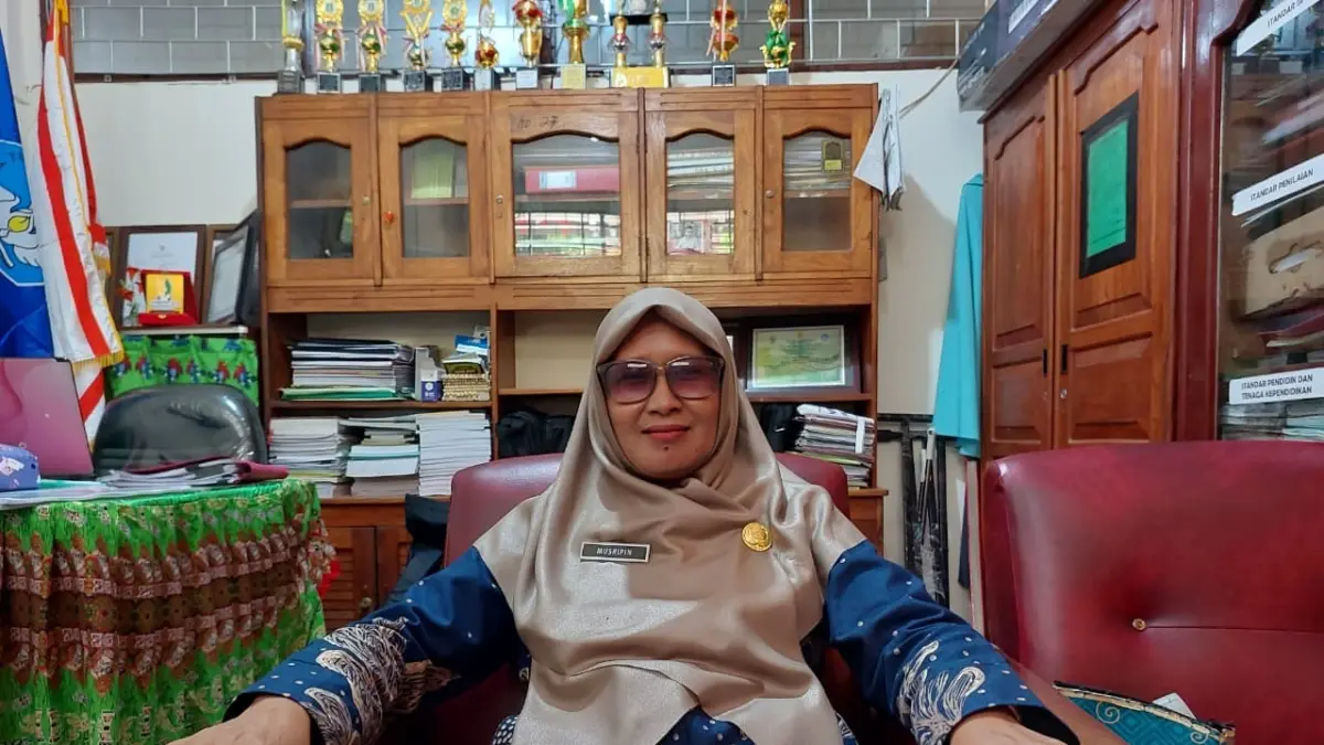Kepala SD Hikmah 1 Yapis Jayapura, Musripin (CEPOSONLINE.COM/KAREL)