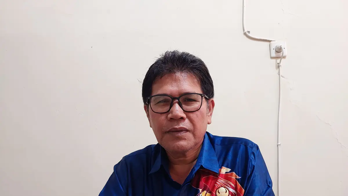 Kepala SMPN 1 Jayapura, Danton Hutapea (CEPOSONLINE.COM/KAREL)