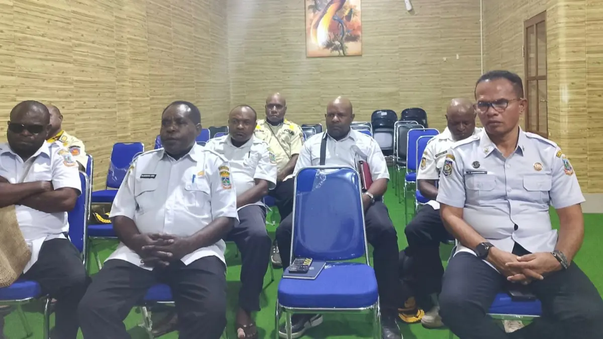 Para ASN Dogiyai di Pemprov Papua Tengah saat menggelar rapat koordinasi di Ruang studio Gereja KSK Nabire, Rabu, (2/9/2026). (CEPOSONLINE.COM/ISTIMEWA)