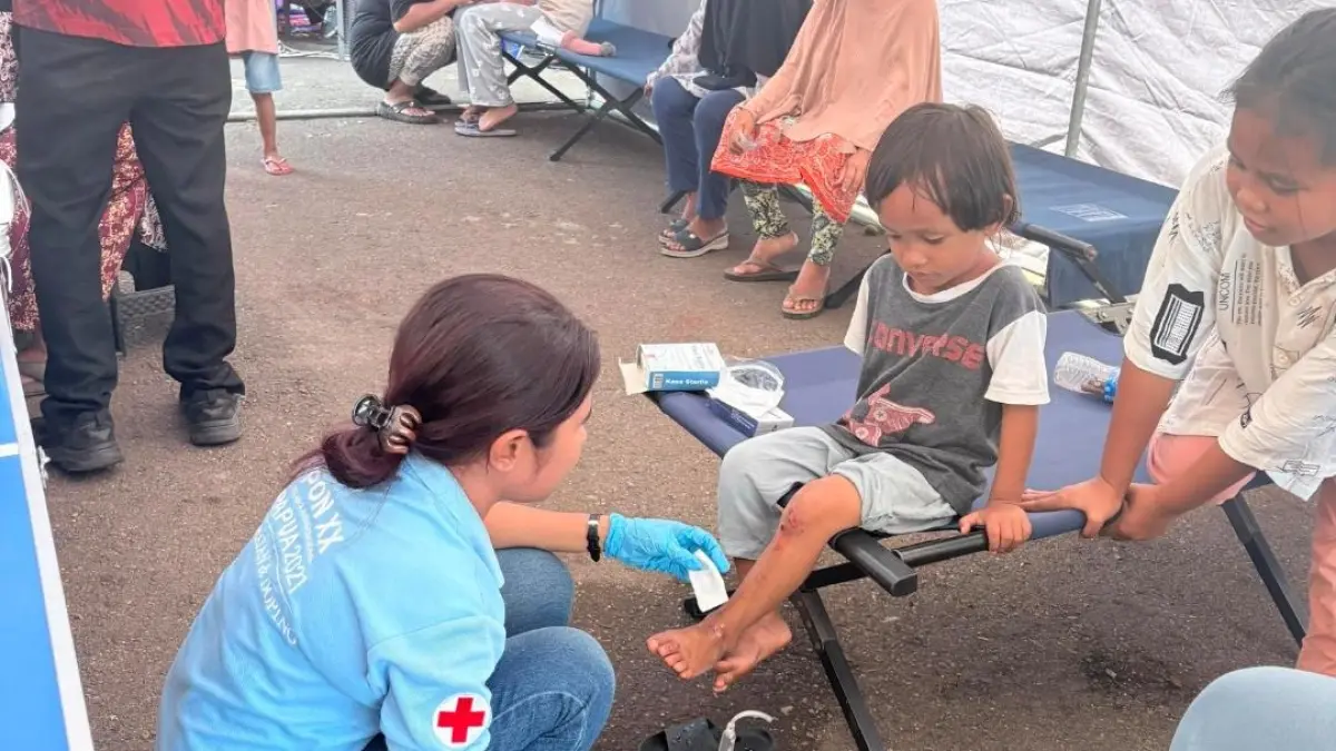 Sejumlah warga saat mendapatkan layanan kesehatan di Posko Pengungsian, Kelurahan Mandala, Kota Jayapura, Kamis (3/9/2026).(CEPOSONLINE.COM/TAKIM)