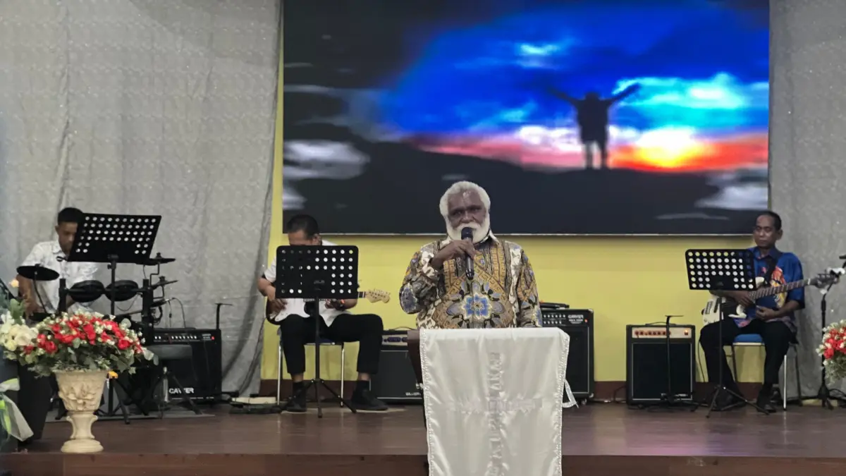 Wakil Gubernur Papua Selatan Paskalis Imadawa memberikan sambutan gerakan doa dan puasa bersama se-Tanah Papua &nbsp;di Gedung Gereja GBI Eklesia Noari Merauke, Kamis (3/9/2026). (CEPOSONLINE.COM/BIRO UMUM PAPSEL)&nbsp;