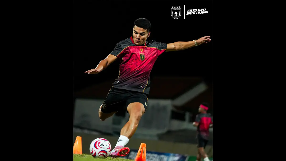 Alexsandro Ferreira saat mengikuti latihan bersama Persipura di Sidoarjo beberapa hari lalu. ( CEPOSONLINE.COM/ISTIMEWA)
