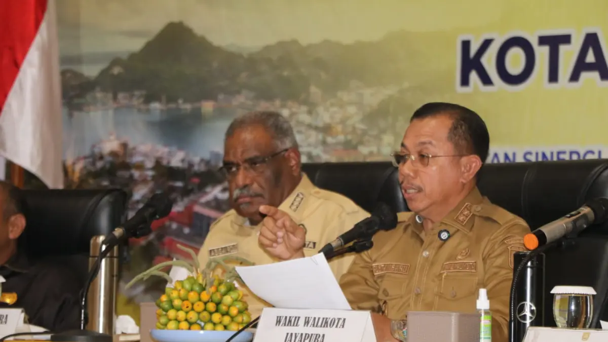 Ket Foto: Wali Kota Jayapura, Dr. Abisai Rollo dan Wakil Wali Kota Jayapura, Dr. Ir. Rustan Saru saat pimpin Rakor di Hotel Horizon Kotaraja, Selasa (8/9/2026).(Takim/CEPOSONLINE.COM).