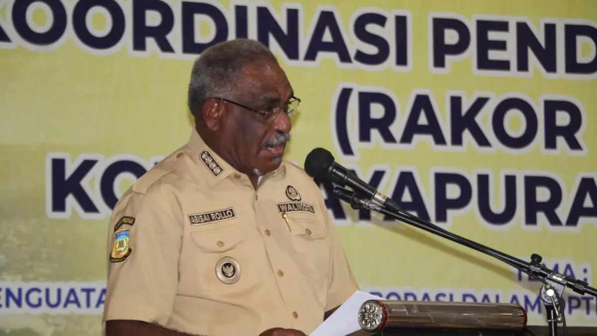 Wali Kota Jayapura, Abisai Rollo saat buka Rakor PAD di Hotel Horizon Kotaraja, Selasa (8/9/2026).(Foto: Takim/ CEPOSONLINE.COM).
