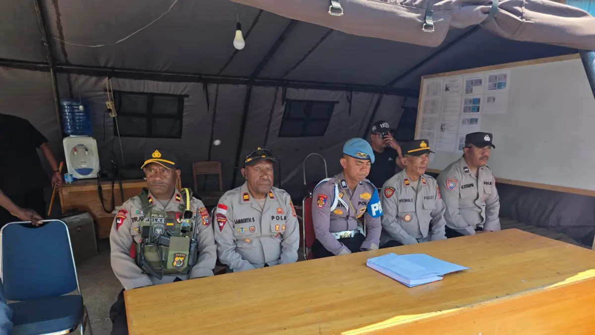Nampak Posko kemanusiaan yang didirikan Polres Paniai dan Forkopimda di Paniai. (CEPOSONLINE.COM/KAPOLRES PANIAI FOR CEPOS)&nbsp;