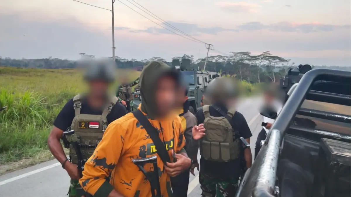 Personel Komando Operasi (Koops) TNI Habema memperketat pengamanan dan memperkuat patroli wilayah pascapenembakan tiga petugas pemerintah di Kabupaten Jayawijaya, Papua Pegunungan. (CEPOSONLINE.COM/ Koops TNI Habema).