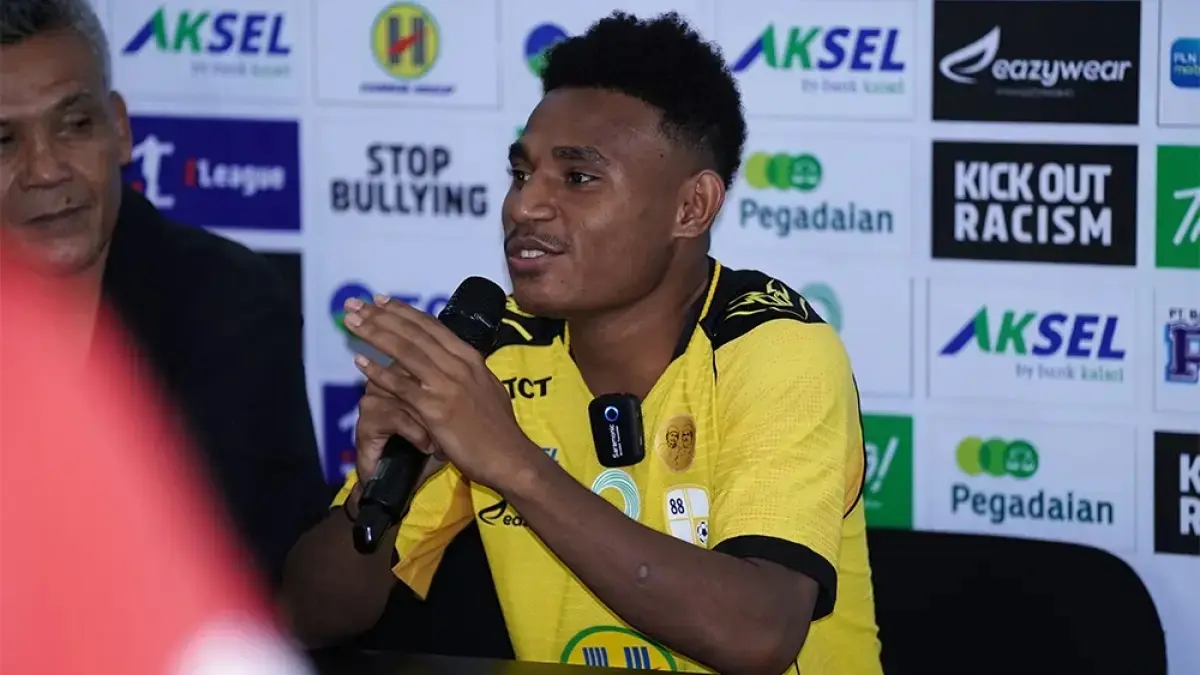 Korneles Howay mencetak brace pada debutnya bersama Barito Putera. (Dok. I.League)