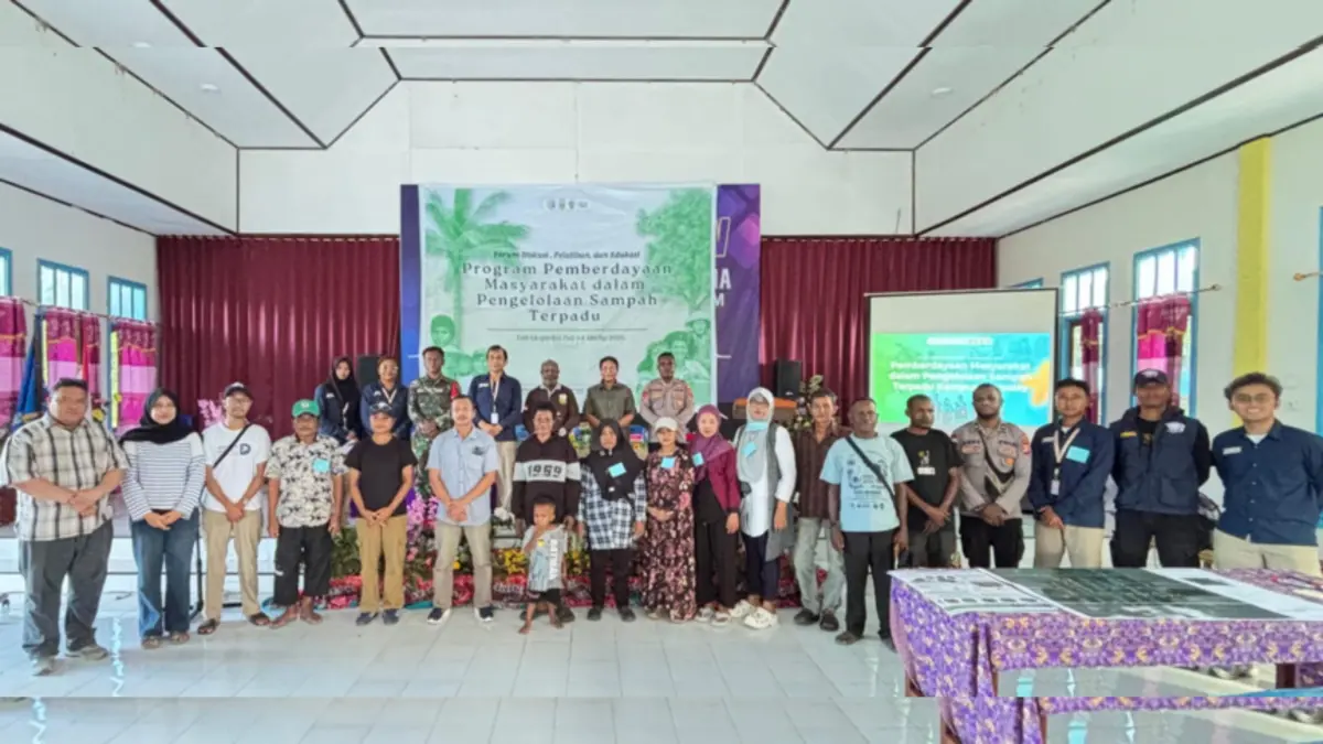 Foto Bersama im Ekspedisi Patriot (TEP) 9 Undip di Kampung Woslay, Distrik Senggi.