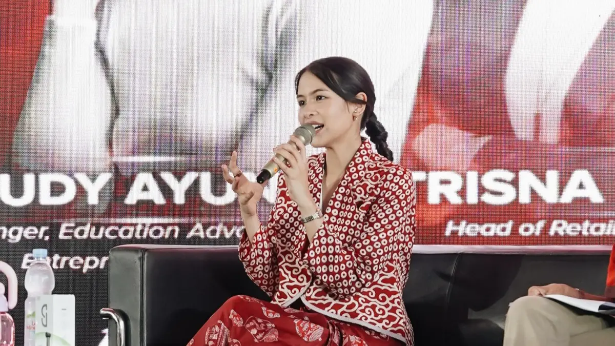 Maudy Ayunda.