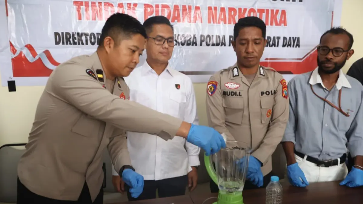 Barang bukti Sabu yang dimusnahkan Polda PBD.
(CEPOSONLINE.COM/HUMAS POLDA PAPUA BARAT DAYA)