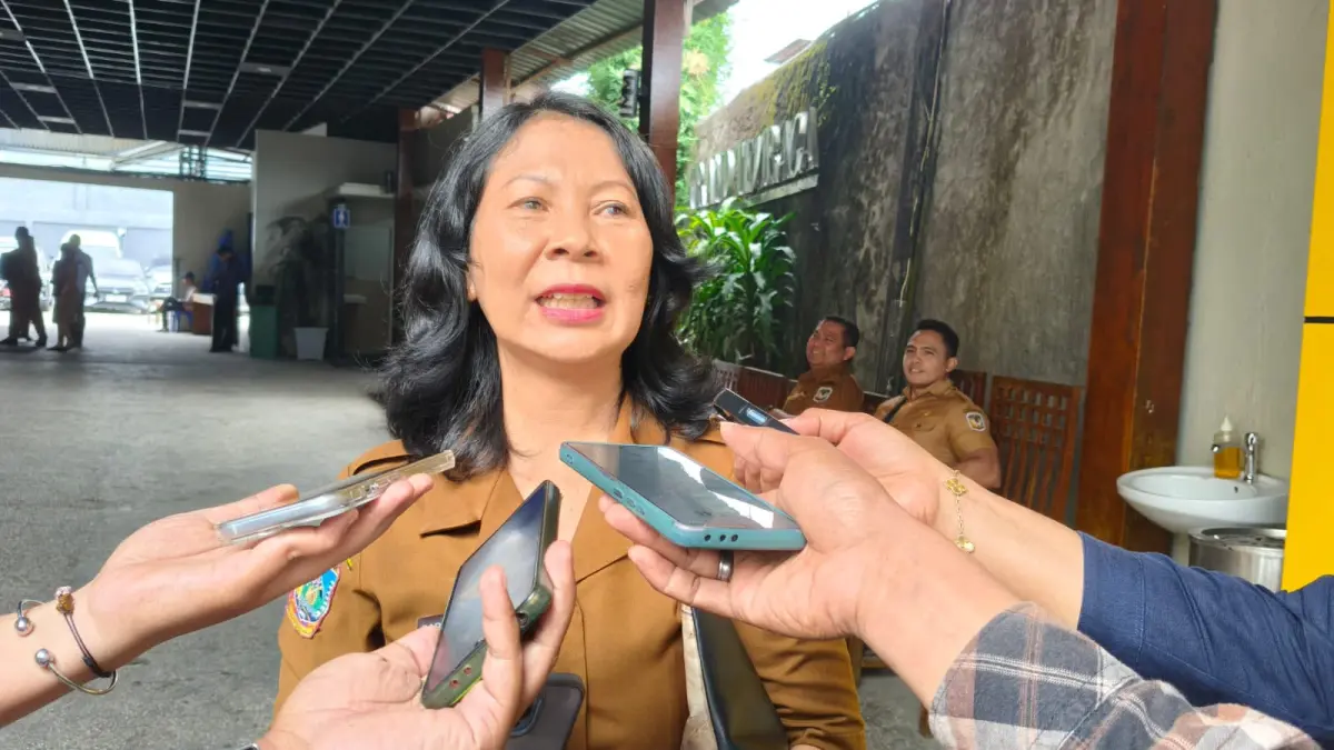 Kepala Disperindag Kabupaten Mimika, Drh. Sabelina Fitriani. (Foto: CEPOSONLINE.COM/MOH. WAHYU WELERUBUN).