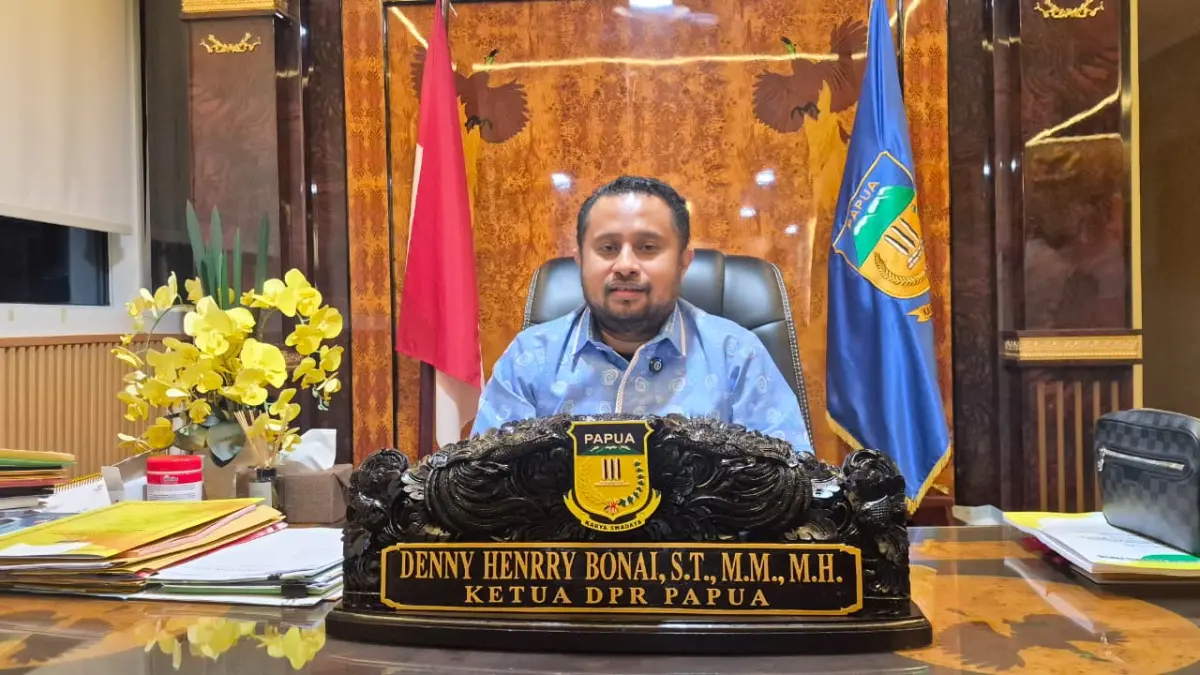 Denny Henrry Bonai Ketua DPR Papua (CEPOSONLINE.COM/KAREL)
