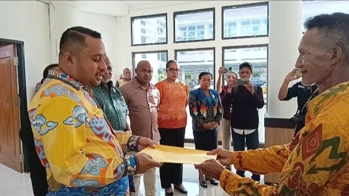 Seremoni penyerahan aspirasi pemekaran Papua Utara yang disampaikan perwakilan tim kepada pimpinan DPRP di kantor D &nbsp;PRP,&nbsp;
Kamis (24/9/2029). (ISTIMEWA)