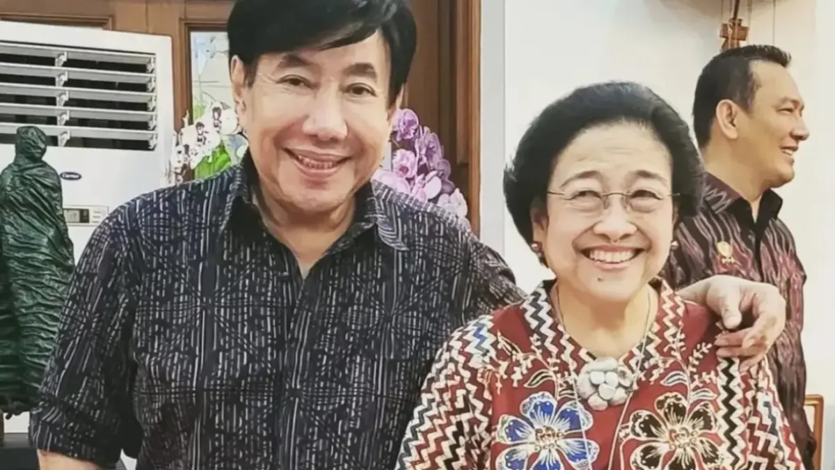Guruh Soekarnoputra bersama sang kakak, Megawati Soekarnoputri.