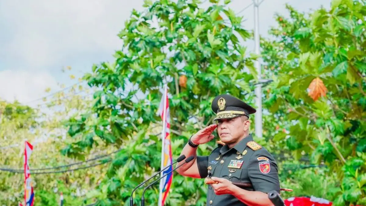 Panglima Komando Daerah Militer XV/Pattimura Mayjen TNI Dody Triwinarto menegaskan oknum calo penerimaan prajurit di Maluku Utara harus segara tetangkap (CRPOSONLINE.COM/ANTARA/Dedy Azis)