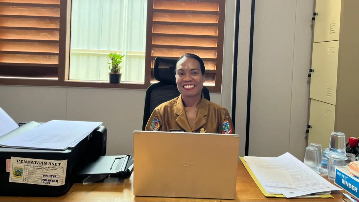 Kepala Seksi Data dan Informasi Dinas Pendidikan dan Kebudayaan Provinsi Papua Tengah, Yuly Yasmin Tecuari.