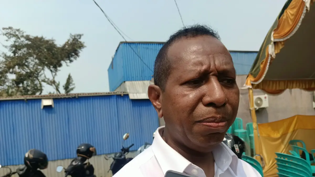 Gubernur Papua Selatan, Apolo Safanpo.(CEPOSONLINE.COM/SULO)