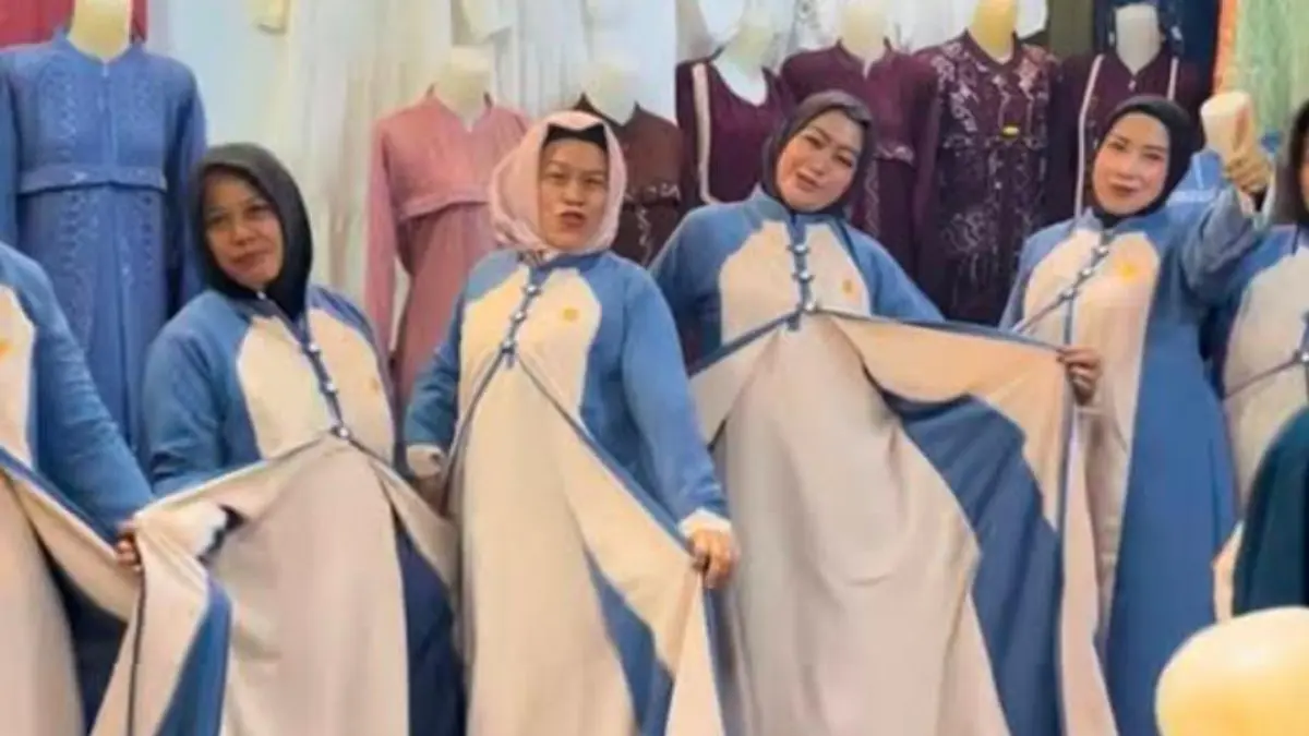 Gamis buka pintu. (SS RCTI+)