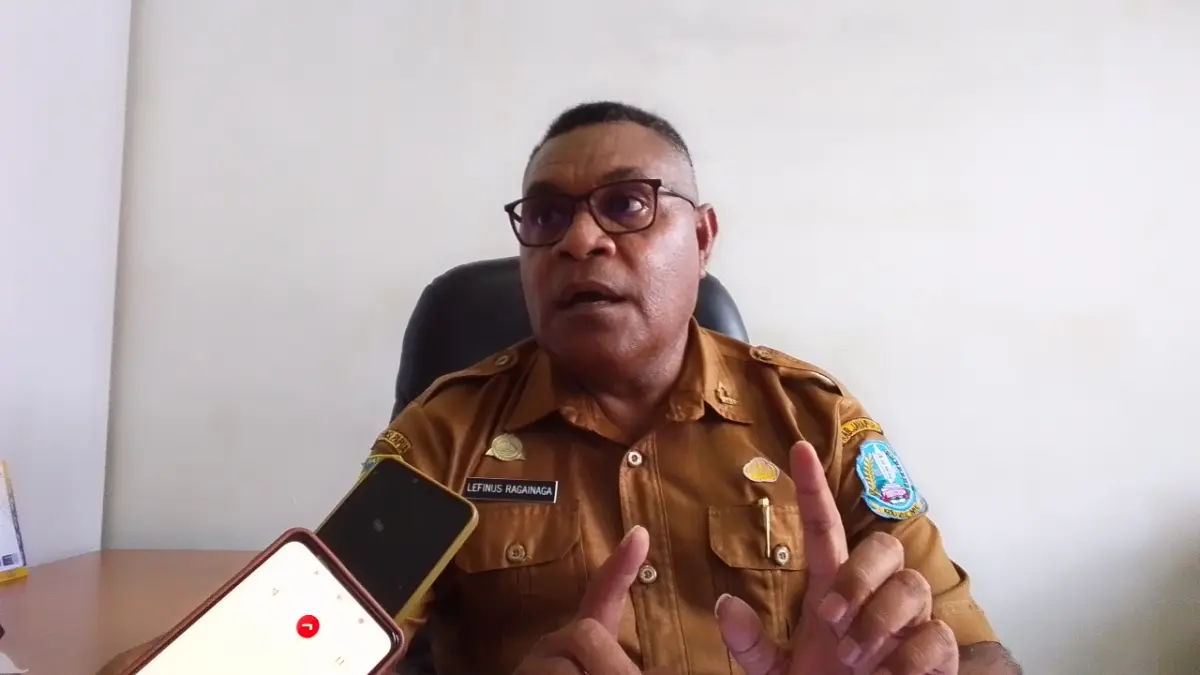 Kepala BPBD Kabupaten Jayapura, Lefinus Ragainaga.
(CEPOSONLINE.COM_ROHANA WENGGI)
