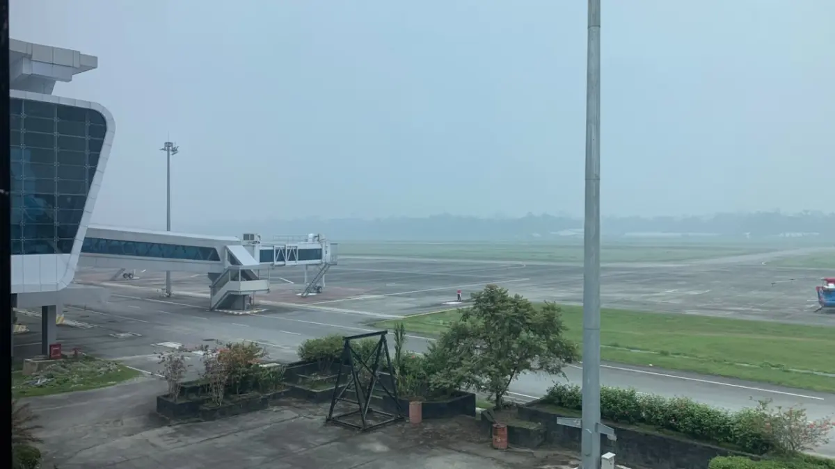 Suasana Bandara Mozes Kilangin Timika. (Foto: CEPOSONLINE.COM/MOH. WAHYU WELERUBUN).