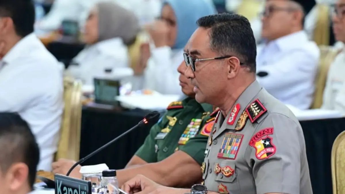 Kepala Kepolisian Negara Republik Indonesia (Kapolri) Jenderal Pol Suyudi Ario Seto menyampaikan laporan kepada Presiden Prabowo Subianto pada Sidang Kabinet Paripurna (SKP) Dua Tahun Pertama Pemerintahan Kerja Nyata untuk Negeri di Kompleks Istana Kepresidenan, Jakarta, Rabu (21/10/2026). (CEPOSONLINE.COM/ANTARA/HO-BPMI Sekretariat Presiden)