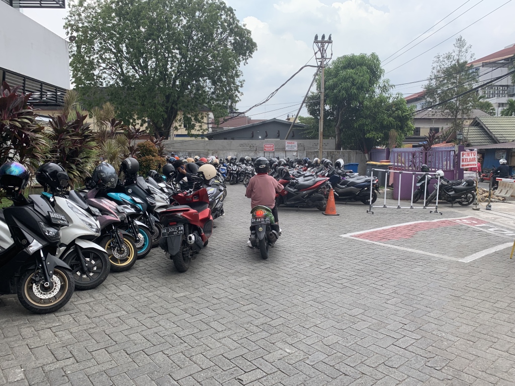 PAJAKNYA TURUN: Rumah Sakit Gigi dan Mulut Gusti Hasan Aman salah satu lokasi parkir wilayah khusus yang ada di Banjarmasin.