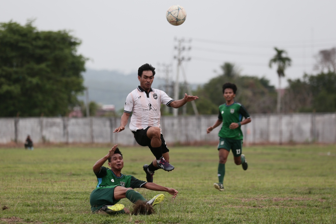 IMBANG: Peseban Banjarmasin dan PS Kabupaten Tapin bermain imbang 0-0 dalam lanjutan Liga 3 Kalsel grup B saat bermain di Stadion Balipat, Binuang, kemarin (11/2) sore