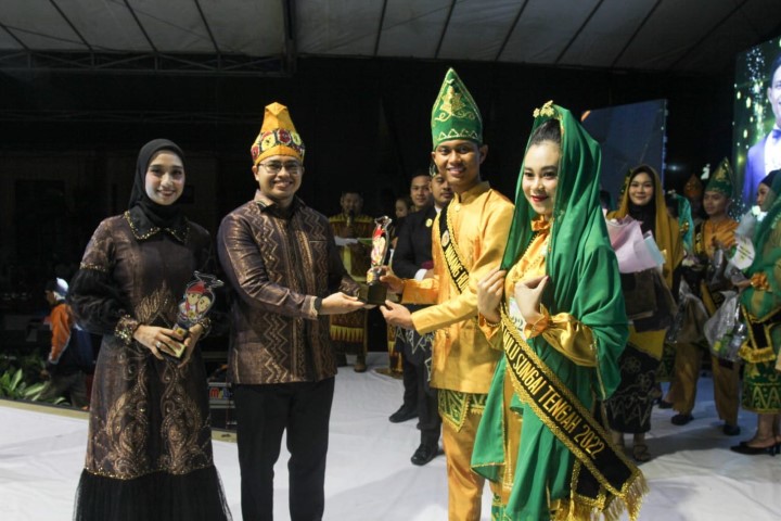 TROFI: Nanang dan Galuh Banjar dari HST pada tahun 2022.