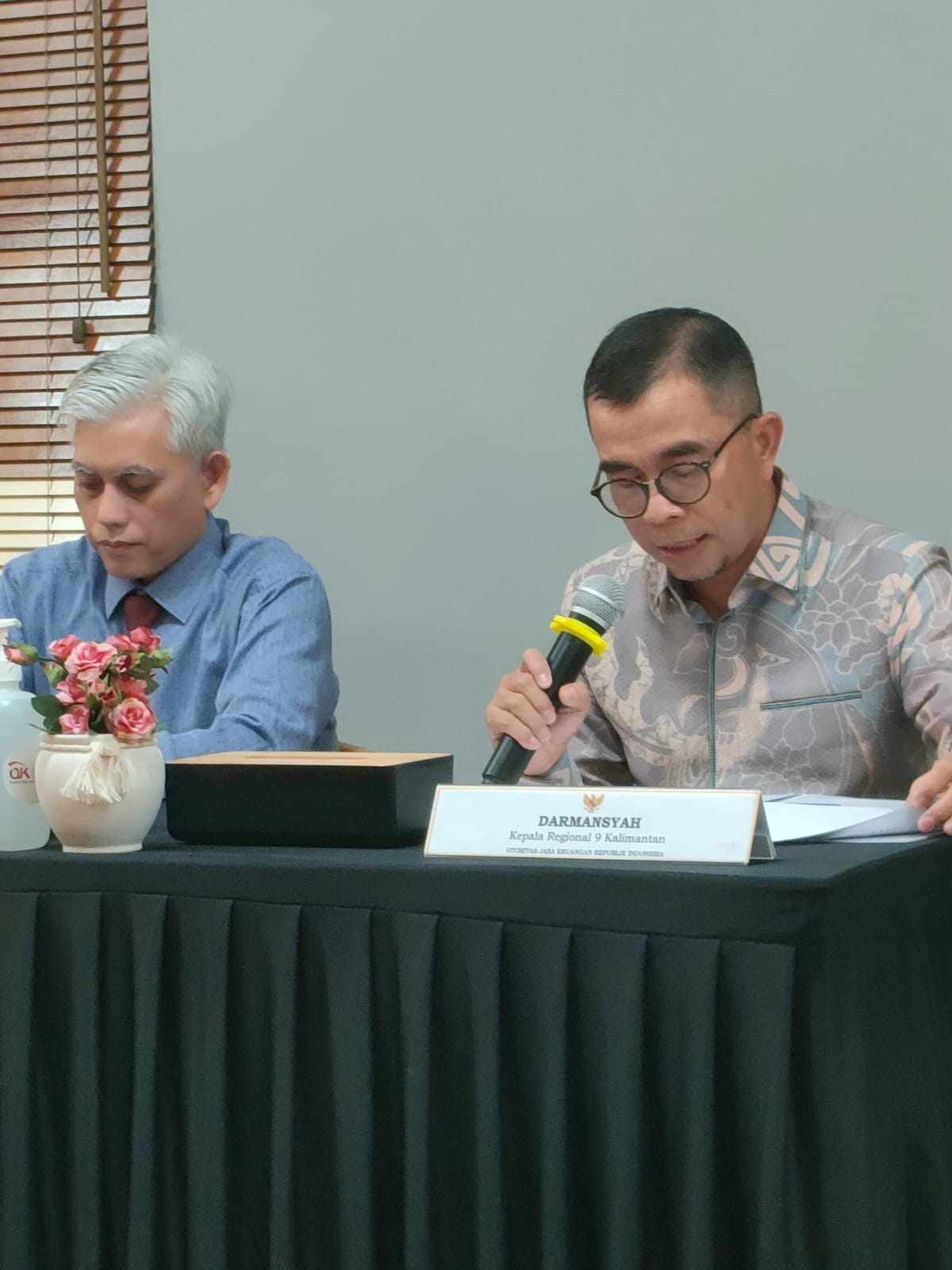 STABIL: Kepala Otoritas Jasa Keuangan (OJK) Regional 9 Kalimantan, Darmansyah pada temu media tentang kinerja jasa keuangan di Kalsel
